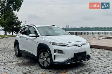 Внедорожник / Кроссовер Hyundai Kona Electric 2020 в 
