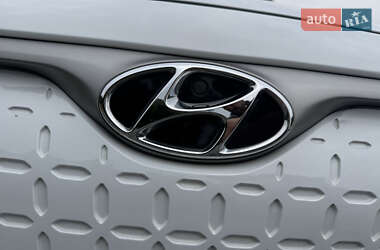 Внедорожник / Кроссовер Hyundai Kona Electric 2020 в 