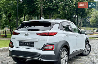 Внедорожник / Кроссовер Hyundai Kona Electric 2020 в 