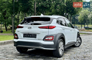 Внедорожник / Кроссовер Hyundai Kona Electric 2020 в 