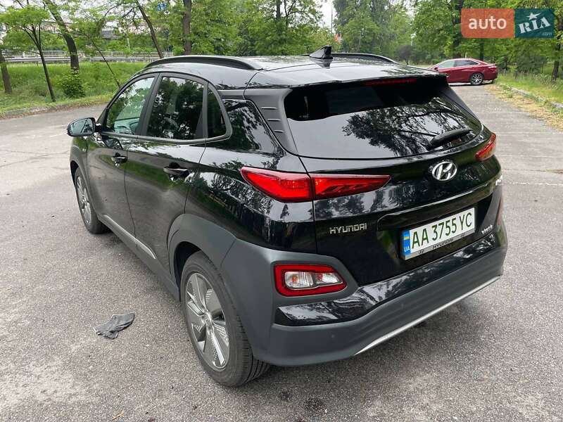 Внедорожник / Кроссовер Hyundai Kona Electric 2020 в Киеве