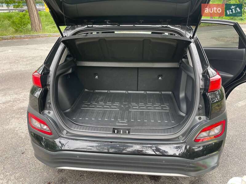Внедорожник / Кроссовер Hyundai Kona Electric 2020 в Киеве