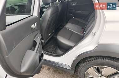 Внедорожник / Кроссовер Hyundai Kona Electric 2019 в 