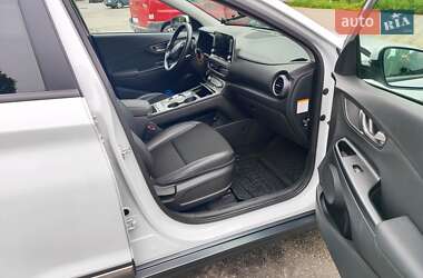 Внедорожник / Кроссовер Hyundai Kona Electric 2019 в 