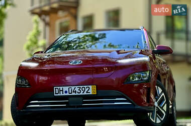 Внедорожник / Кроссовер Hyundai Kona Electric 2022 в 