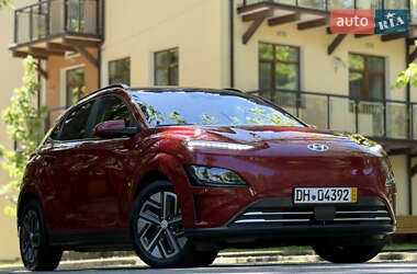 Внедорожник / Кроссовер Hyundai Kona Electric 2022 в 