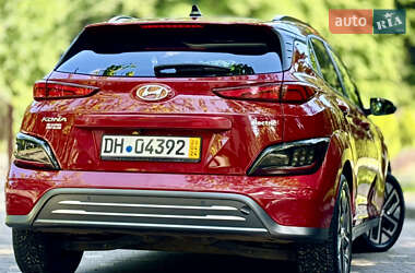 Внедорожник / Кроссовер Hyundai Kona Electric 2022 в 