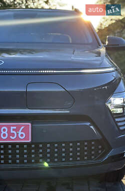 Позашляховик / Кросовер Hyundai Kona Electric 2024 в 