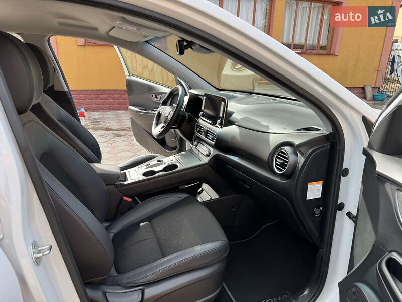Внедорожник / Кроссовер Hyundai Kona Electric 2019 в Ровно