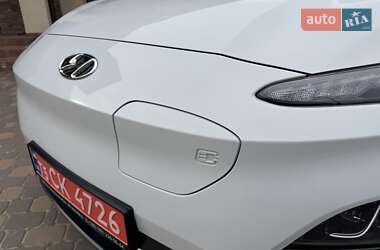 Позашляховик / Кросовер Hyundai Kona Electric 2021 в 