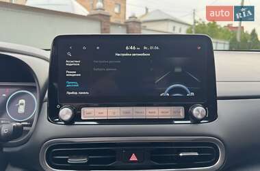 Позашляховик / Кросовер Hyundai Kona Electric 2021 в 