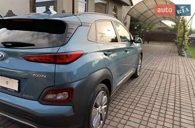 Позашляховик / Кросовер Hyundai Kona Electric 2019 в 
