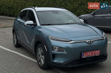 Внедорожник / Кроссовер Hyundai Kona Electric 2020 в 
