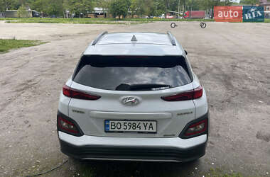 Внедорожник / Кроссовер Hyundai Kona Electric 2019 в 