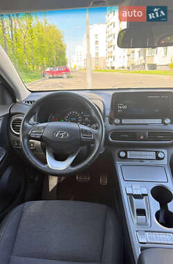 Внедорожник / Кроссовер Hyundai Kona Electric 2020 в 