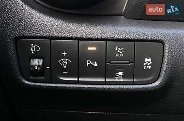 Внедорожник / Кроссовер Hyundai Kona Electric 2021 в 