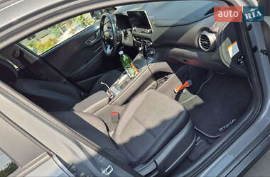 Внедорожник / Кроссовер Hyundai Kona Electric 2020 в 