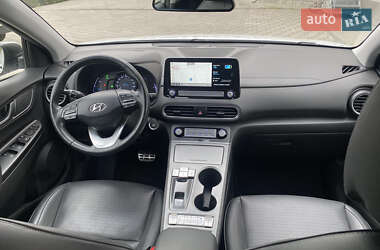 Внедорожник / Кроссовер Hyundai Kona Electric 2020 в 