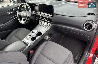 Внедорожник / Кроссовер Hyundai Kona Electric 2021 в 