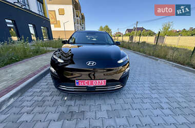 Внедорожник / Кроссовер Hyundai Kona Electric 2021 в 