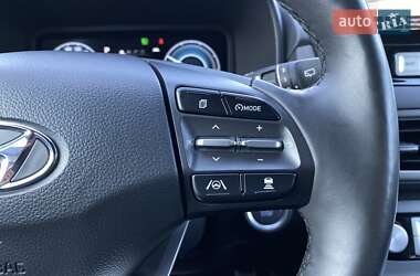 Позашляховик / Кросовер Hyundai Kona Electric 2021 в 