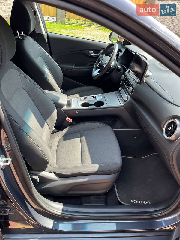 Внедорожник / Кроссовер Hyundai Kona Electric 2021 в Ровно