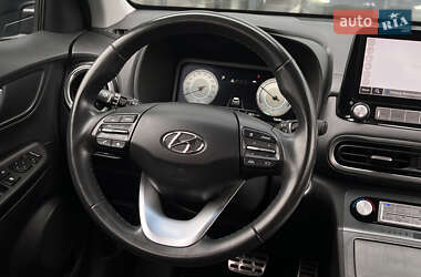 Позашляховик / Кросовер Hyundai Kona Electric 2021 в 