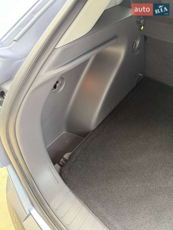 Внедорожник / Кроссовер Hyundai Kona Electric 2024 в Дубно