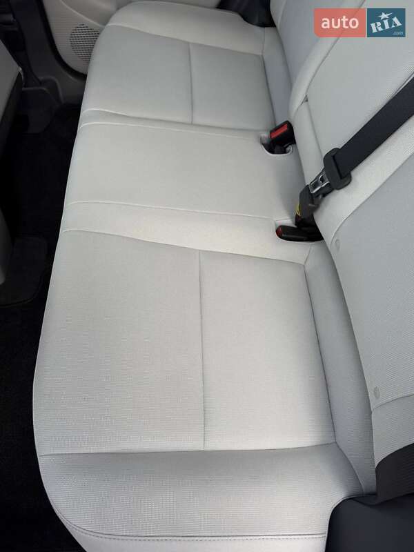 Внедорожник / Кроссовер Hyundai Kona Electric 2024 в Дубно