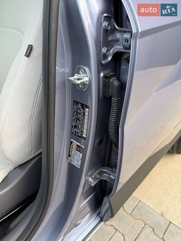 Внедорожник / Кроссовер Hyundai Kona Electric 2024 в Дубно