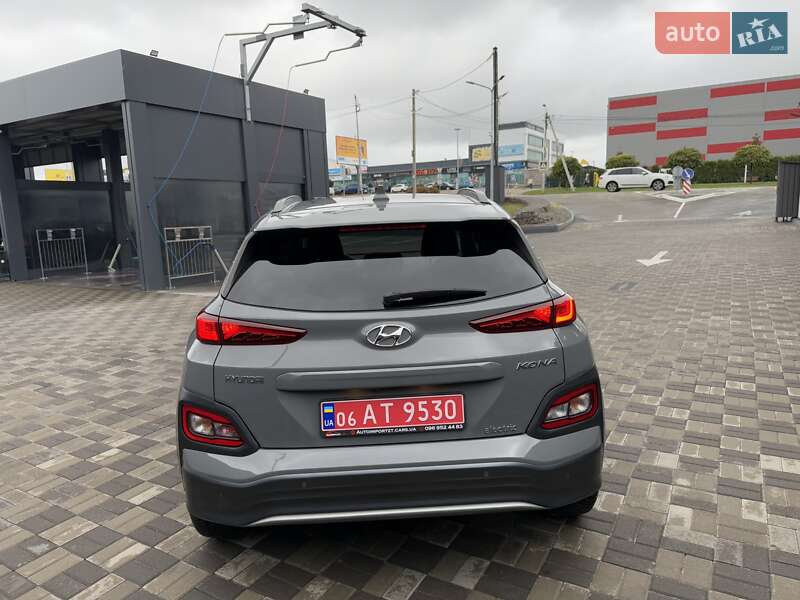 Внедорожник / Кроссовер Hyundai Kona Electric 2020 в Киеве