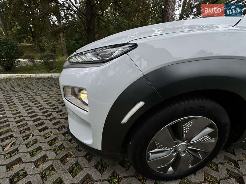 Внедорожник / Кроссовер Hyundai Kona Electric 2020 в Буче