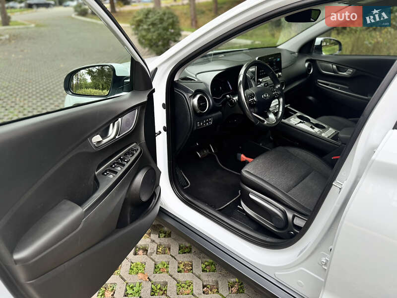 Внедорожник / Кроссовер Hyundai Kona Electric 2020 в Буче