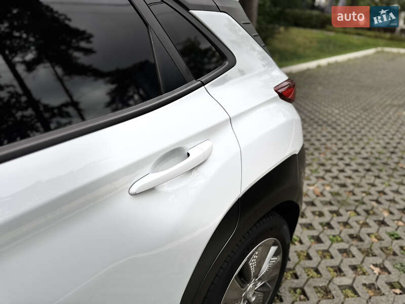 Внедорожник / Кроссовер Hyundai Kona Electric 2020 в Буче