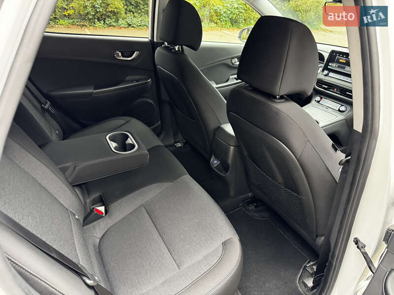 Позашляховик / Кросовер Hyundai Kona Electric 2022 в Києві