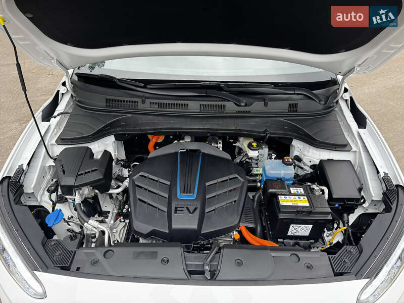 Позашляховик / Кросовер Hyundai Kona Electric 2022 в Києві