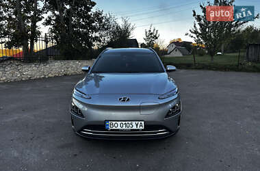 Внедорожник / Кроссовер Hyundai Kona Electric 2022 в 