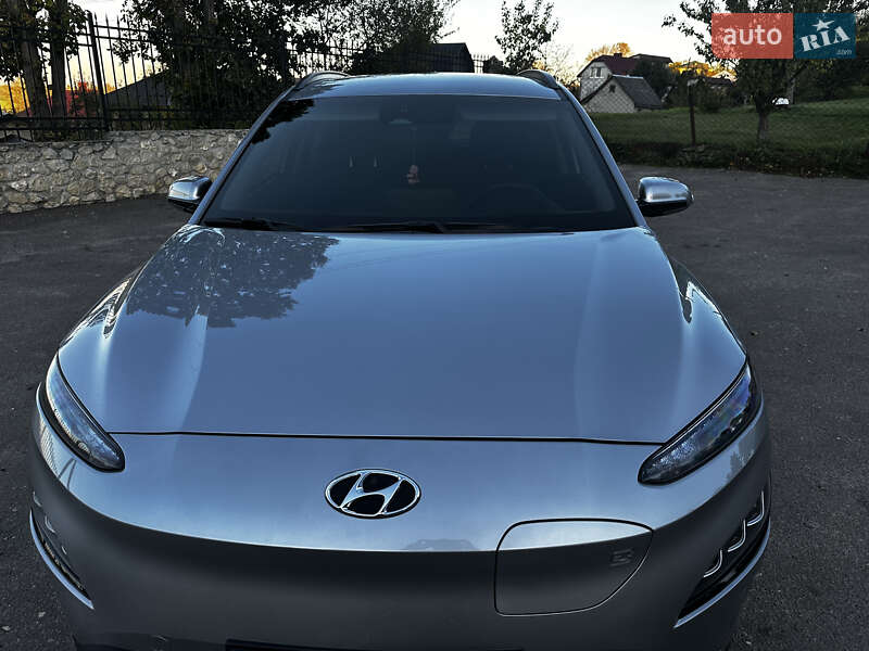 Внедорожник / Кроссовер Hyundai Kona Electric 2022 в Збараже