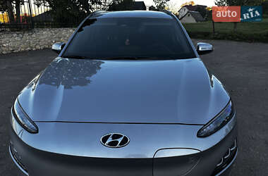Внедорожник / Кроссовер Hyundai Kona Electric 2022 в 