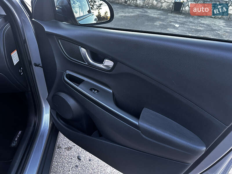 Внедорожник / Кроссовер Hyundai Kona Electric 2022 в Збараже