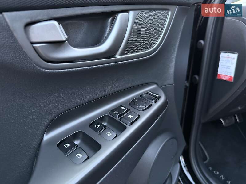 Позашляховик / Кросовер Hyundai Kona Electric 2020 в Чернівцях