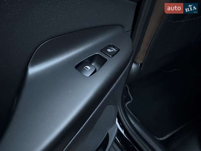 Позашляховик / Кросовер Hyundai Kona Electric 2020 в Чернівцях