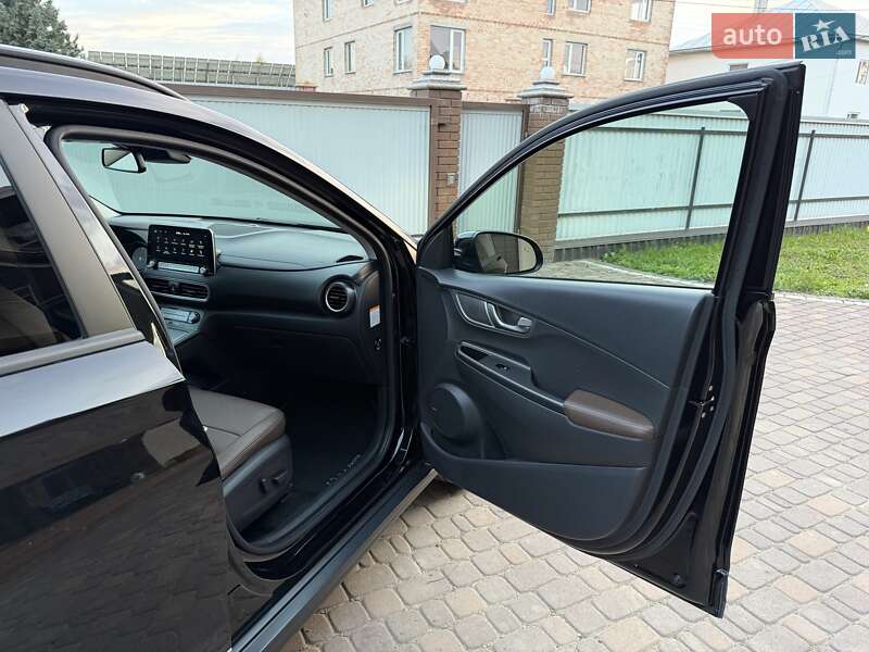 Позашляховик / Кросовер Hyundai Kona Electric 2020 в Чернівцях