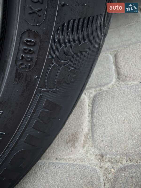 Позашляховик / Кросовер Hyundai Kona Electric 2020 в Чернівцях