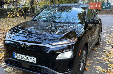 Внедорожник / Кроссовер Hyundai Kona Electric 2021 в 