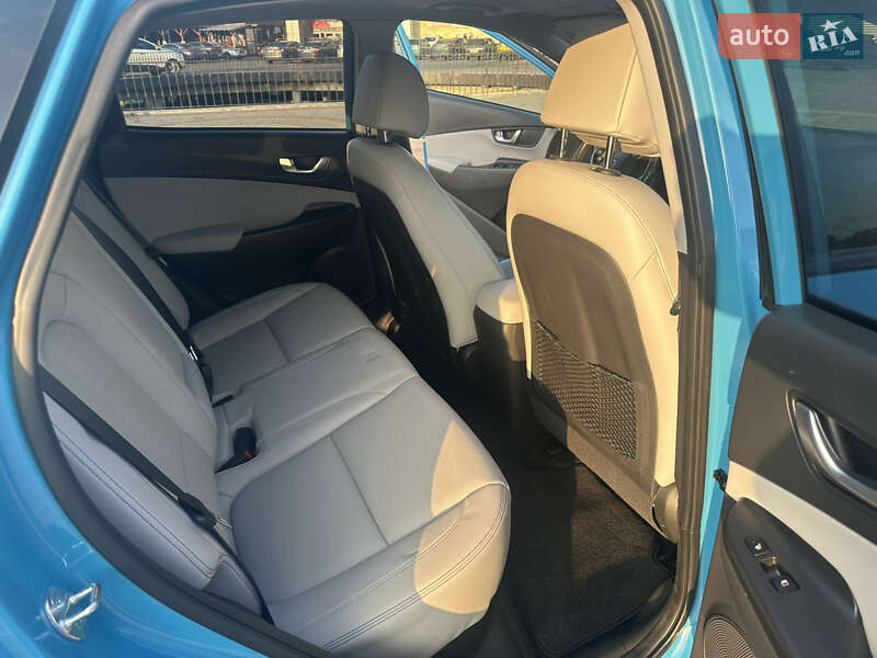 Внедорожник / Кроссовер Hyundai Kona Electric 2022 в Харькове