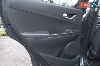Позашляховик / Кросовер Hyundai Kona Electric 2022 в  фото 34 Позашляховик / Кросовер Hyundai Kona Electric 2022 в