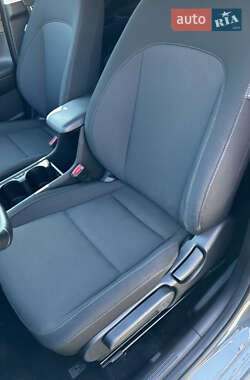 Внедорожник / Кроссовер Hyundai Kona Electric 2024 в 