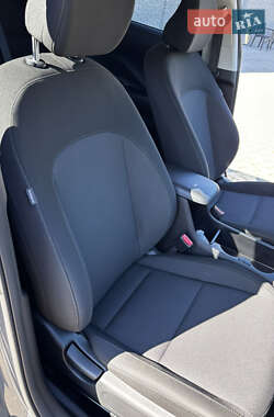 Внедорожник / Кроссовер Hyundai Kona Electric 2024 в 