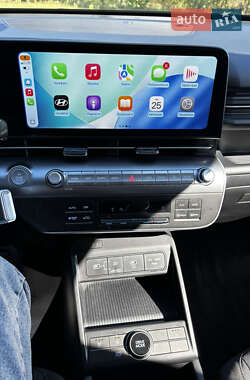 Внедорожник / Кроссовер Hyundai Kona Electric 2024 в 